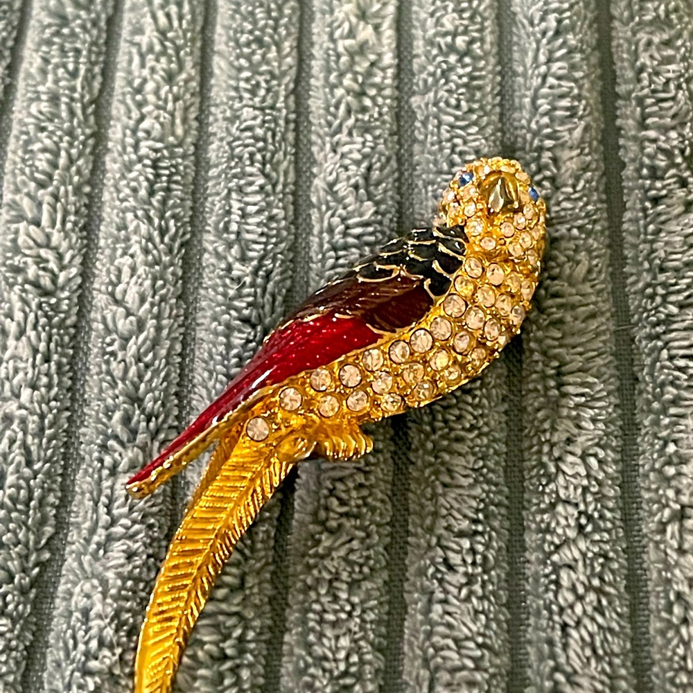 Beautiful brooch😍